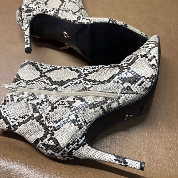 Gorgeous size 9 boots barely worn! - Picture 6 of 7